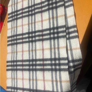 Burberry unisex scarf